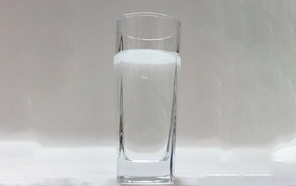 白色悬浮物.jpg