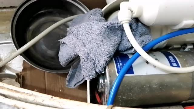 净水器漏水.jpeg